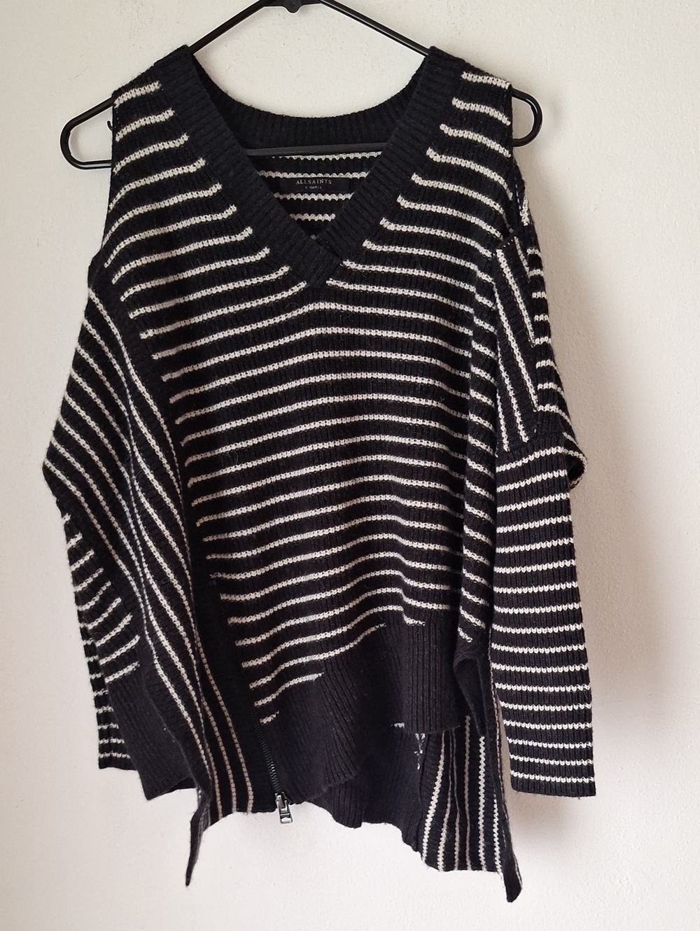 All Saints Black & White Boho Style Y2k  Striped VNeck Cold-Shoulder Sweater SzS